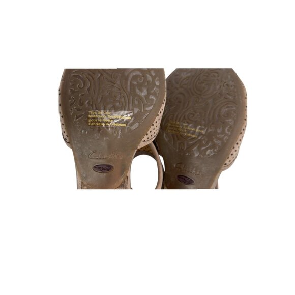 Clarks Artisan Taupe Perforated Leather Slingback Sandals Size 8M - {63802} - Picture 5 of 9